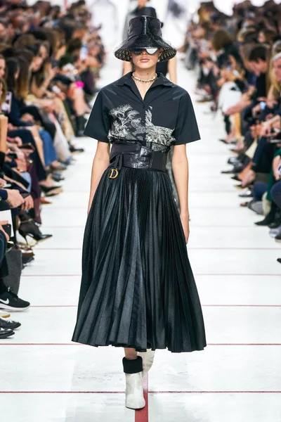 Look 57